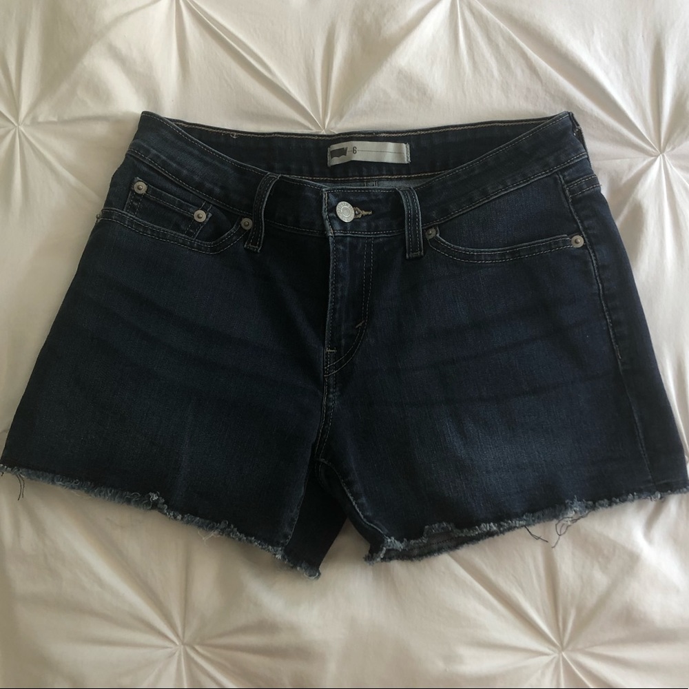 Levi’s women’s size 6 jean shorts.